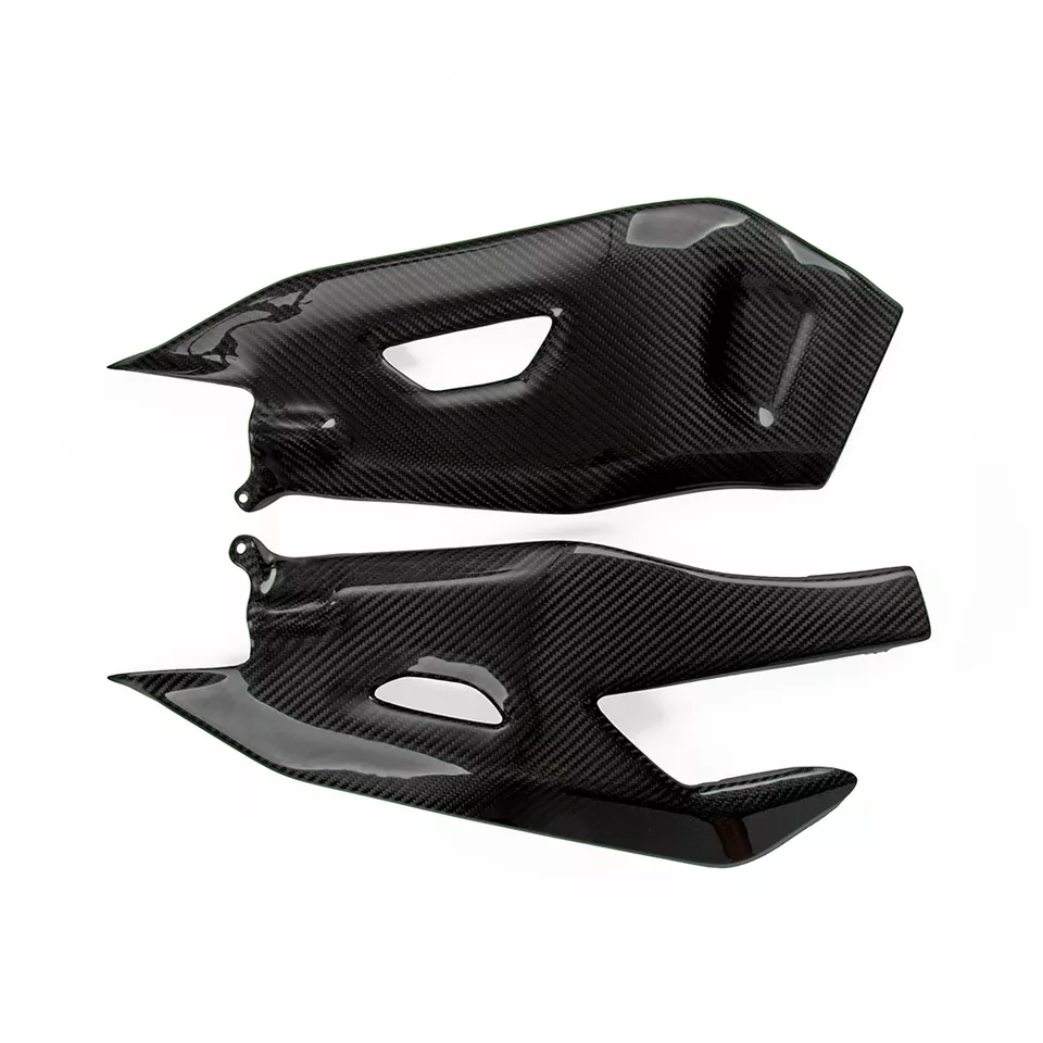 Swingarm Cover，Motorcycle Parts Swingarm Cover，YAMAHA R1 2015-2018 part，YAMAHA part，YAMAHA R1 2015-2018 Swingarm Cover，carbon fiber Swingarm Cover， R1 2015-2018 Swingarm Cover，motorcycle parts，100% Real Carbon Fiber Motorcycle YAMAHA R1 2015-2018 Swingarm Cover，carbon fiber YAMAHA R1 2015-2018 Swingarm Cover 