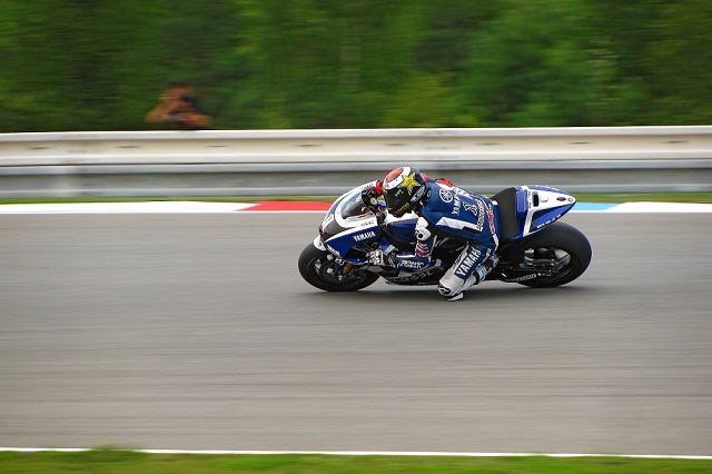 Importance of Tire Temperature Management on the Motorcycle Track(2)